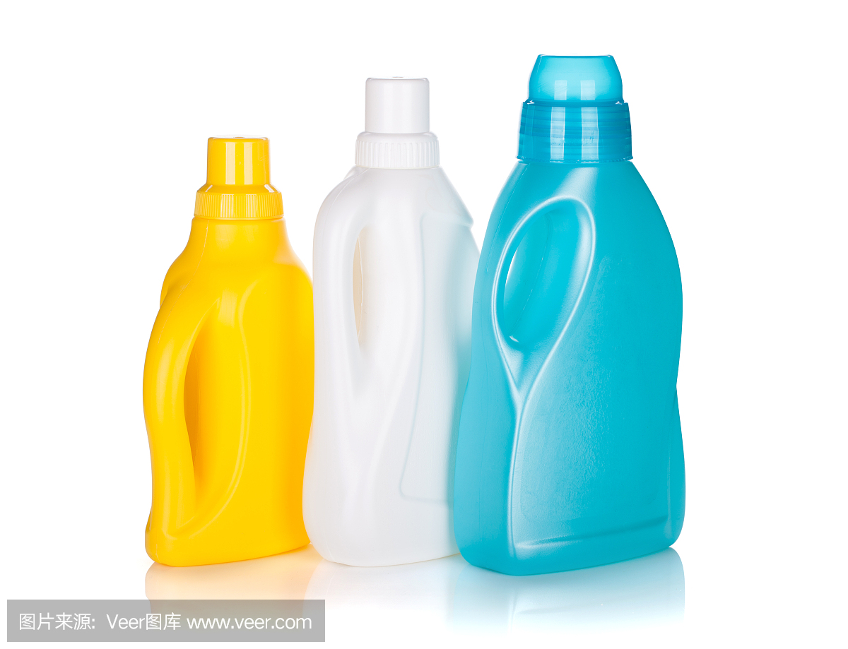 三个塑料瓶的清洁产品